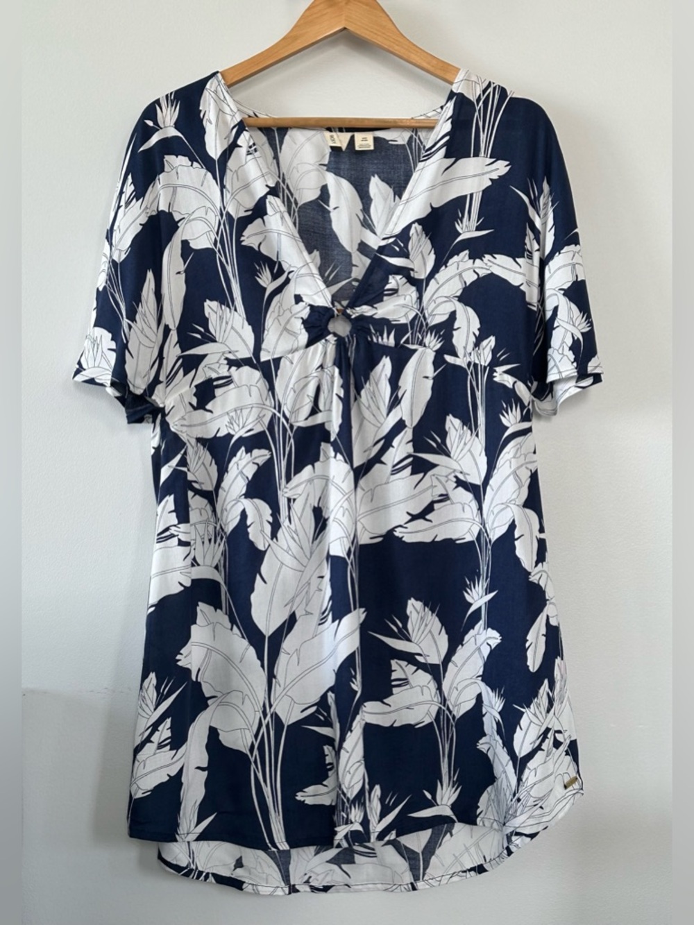 Roxy Floral Swim Coverup, Navy and White. Women's Size Medium